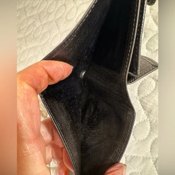 Louis Vuitton Epi Porte-Billets Black Leather Compact Wallet - Picture 11 of 16